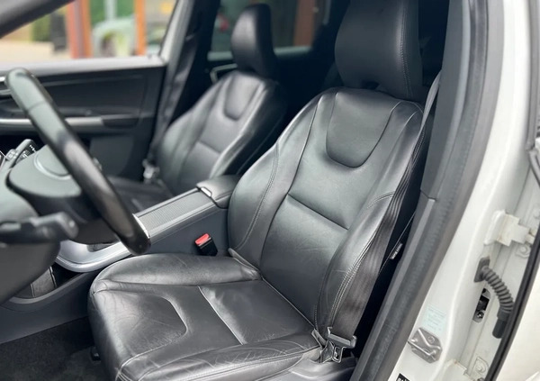 Volvo XC 60 cena 89800 przebieg: 103800, rok produkcji 2016 z Janowiec Wielkopolski małe 497